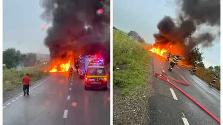 Un autobuz în care se aflau 30 de pasageri a luat foc în Neamț