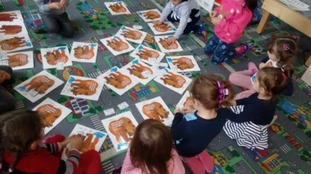 Caz șocant în Pitești! O educatoare a strâns de gât o fetiță și a lovit un băiețel până i-a curs sânge din nas. Ce condamnare a primit femeia