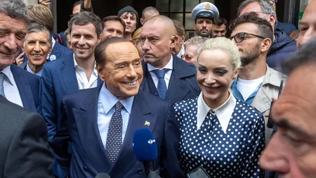 Silvio Berlusconi şi-a aranjat pe viaţă ultima parteneră, cu 54 de ani mai tânără. Câţi bani i-a lăsat magnatul prin testament