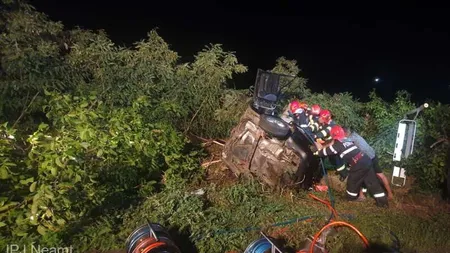 Accident cumplit! Doi fraţi, de 19 şi 20 de ani, au murit pe loc după ce au intrat cu maşina într-un copac