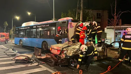 Accident grav lângă cimitirul din Sibiu: coliziune între două autobuze şi o maşină. Accident cu trei morţi şi la Arad