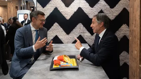 Imagini inedite cu Antony Blinken la Kiev. Secretarul de stat al SUA, dus să mănânce la McDonald's VIDEO