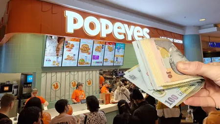 Popeyes angajează casieri şi lucrători în bucătărie. Le oferă angajaţilor şi tichete de masă de 600 de lei lunar! Cât sunt salariile