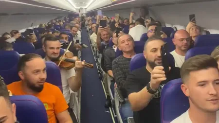 Moment emoționant în avion de 1 Decembrie. 200 de pasageri au început să cânte la unison 