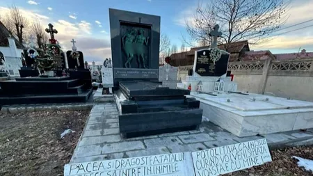 Un monument funerar cu bărbați dezbrăcați a încins spiritele în cimitirul Râșnov. Sculptura se află în zona în care sunt înmormântaţi preoţi