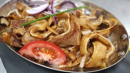 Preparatele din carne de porc, nelipsite de pe mesele românilor. Ce conțin urechile de porc din Kaufland, considerate o delicatesă