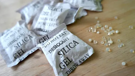 Ce sunt pliculețele de silica gel și cum le poți folosi în casă. NU le mai arunca, sunt super utile!