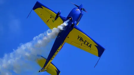 O bucată metalică, desprinsă dintr-un avion, a căzut lângă o grădiniţă din Mureş