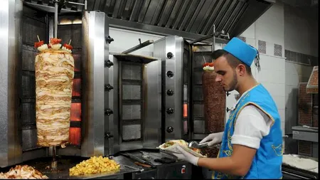 Șaorma, produs protejat în Europa. Turcii vor să fie reglementată clar rețeta de doner kebab