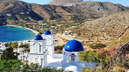 Locul din Grecia care ia locul celebrei insule Mykonos! Peisajul este de vis, iar lumea încă nu l-a descoperit