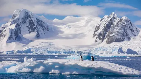 Antarctica se îndreaptă spre o 