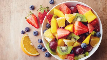 Cinci fructe pe care le poți mânca seara. Te vor ajuta să slăbești și să ai un somn liniștitor