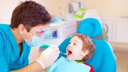 Când se face primul control stomatologic al copilului. Recomandările dentiștilor