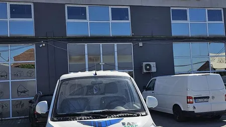 Cenntro România anunță livrarea primului vehicul electric utilitar LOGISTAR 200 VAN catre francizorul Fan Curier Bistrița