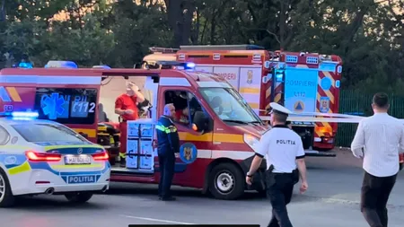 Adolescentul de 17 ani, care a spulberat doi copii într-o parcare, ar fi făcut schimb de locuri cu șoferul mașinii. Cine a fost, de fapt, la volan, la momentul tragediei în care un copil a murit și un altul este la spital grav rănit