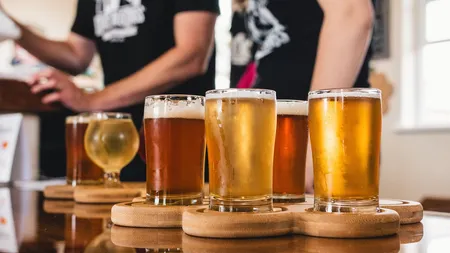 Cercetătorii au descoperit care este tipul de bere care face bine consumatorilor. Nu îngraşă şi are efecte benefice asupra tractului intestinal