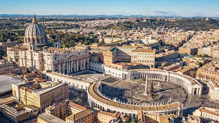 Reguli drastice pentru angajații Bazilicii Sfântul Petru din Vatican. Interzis la tatuaje și piercinguri