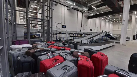 Scandal imens la Aeroportul Oradea. Bagajele a sute de turiști au ajuns în altă țară: 