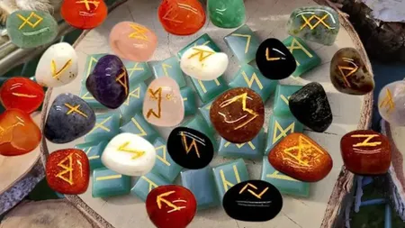 Etalare zilnică RUNE mistice 25 august 2024. ODIN aduce în joc mai multă acțiune. DAGAZ aduce metamorfoza nativilor