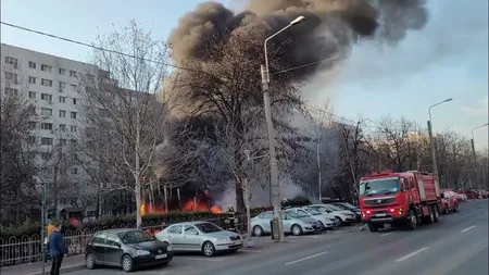 Incendiu cu deznodământ tragic în București! Un bărbat a murit iar familia acestuia a fost salvată pe ultima sută de metri
