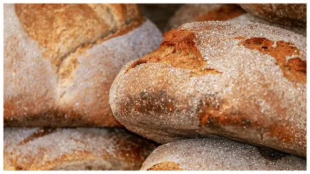 Pâinea se scumpește din nou. Seceta crește prețurile la alimentele de bază