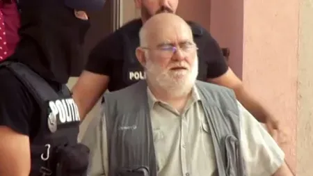 Alfred Bulai a fost REŢINUT  în dosarul agresiunilor sexuale de la SNSPA. Sociologul, aşteptat la audieri, riscă control judiciar sau măsura reţinerii pentru 24 de ore