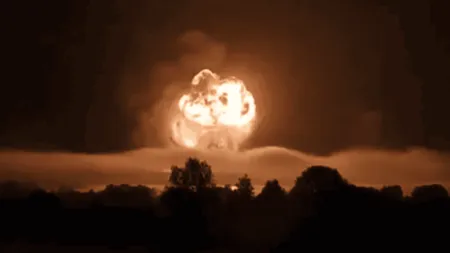 Explozia de la depozitul rusesc a fost atât de puternică încât seismografele au semnalat un cutremur. Rusia ameninţă din nou cu Satan şi războiul nuclear