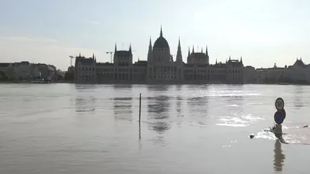 Alertă pe Dunăre: România se pregăteşte pentru viitura care face ravagii la Budapesta