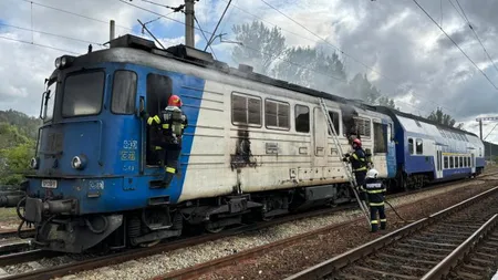 Locomotiva unui tren de călători a luat foc într-o gară din judeţul Cluj
