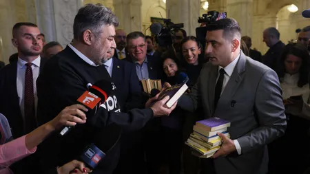 George Simion respinge vehement eticheta de ”extremist” și lansează un atac dur la adresa contracandidaților: ”Nu fac parte din sistem, pentru că nu am bătut palma cu ei și nu am intrat în jocurile lor murdare”