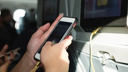 Telefoanele mobile, noi ținte pentru hackeri. Cum te pot lăsa ușor fără bani în conturi