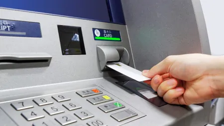 Se dau câte 300 de lei pentru această categorie de români. Banii intră direct pe card și nu trebuie returnați