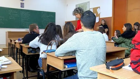 Burse școlare 2024 - 2024. Cardurile vor fi încărcate cu 700 lei din 20 noiembrie