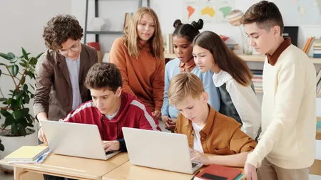 Anul școlar 2024 - 2025. Competențele digitale ale elevilor. Când li se cere să folosească inteligența artificială