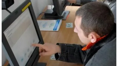 Top întrebări la care viitorii şoferi nu ştiu să răspundă şi pică sala