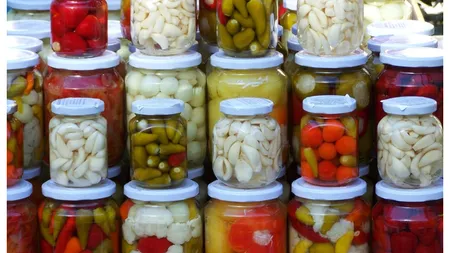 Cât costă murăturile toamna aceasta. Sunt vândute pe nimic de țărani, iar în piețe costă o avere