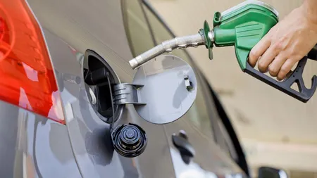 Explozie a prețului carburanților. Explicațiile specialiștilor și la ce se pot aștepta românii în continuare