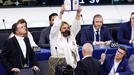 Diana Șoșoacă, penalizată de Parlamentul European pentru scandalul făcut în plen. Câți bani și ce drepturi pierde eurodeputata