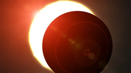 Horoscop special: Luna nouă ACOPERĂ Soarele. 3 ZODII care vor trece fără probleme prin eclipsa inelară de Soare