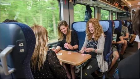Dacă ai 18 ani, poți obține un permis gratuit de călătorie cu trenul în Europa. Află toți pașii pe care trebuie să-i urmezi