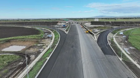 Mobilizare record pe șantierul Autostrăzii Moldova A7. Firma lui Umbrărescu a mobilizat mii de muncitori și utilaje