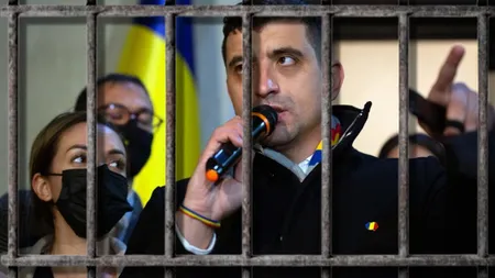 George Simion despre momentele pe care le-a petrecut după gratii: „Am dormit toată noaptea la izolator, sau nu știu cum îi spune, pe o banchetă de lemn”