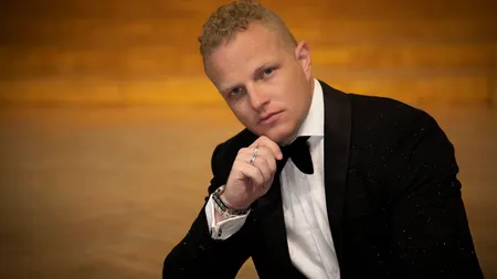 Tenorul ŞTEFAN von KORCH în premieră la Sala Palatului în concertul CRĂCIUN VIENEZ – Aniversar 20 de Ani pe 23 decembrie