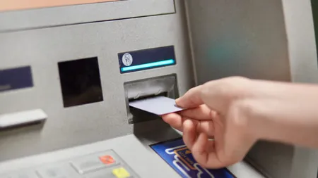 Verificaţi cardurile, au început să fie alimentate cu 500 de lei de către Guvern. Ce se poate cumpăra cu banii