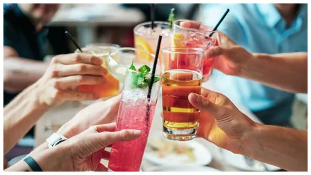 Ce este „drunkorexia”, un viciu foarte periculos răspândit printre tineri