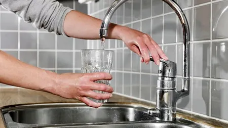 Localitatea din România unde oamenii vor bea apă de la robinet care se vinde și cu 20 de lei litrul la magazin