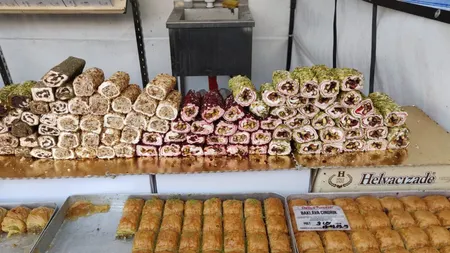 Rețetă de prăjitură cu nucă și miere. I se mai spune și 