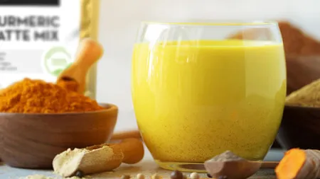 Băutura care le oferă arabilor un somn de calitate. Se prepară din două ingrediente şi te scapă de insomnii
