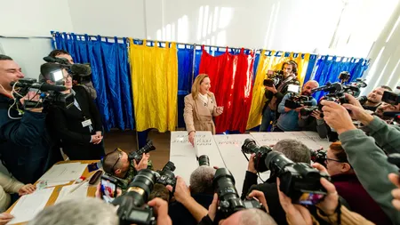 Alegeri România 2024. Elena Lasconi, semnul crucii înainte de a-şi exprima votul. Ludovic Orban: 