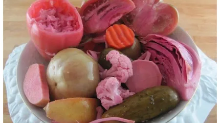 Cine are interzis la murături. Bolile care se pot agrava dacă le consumi